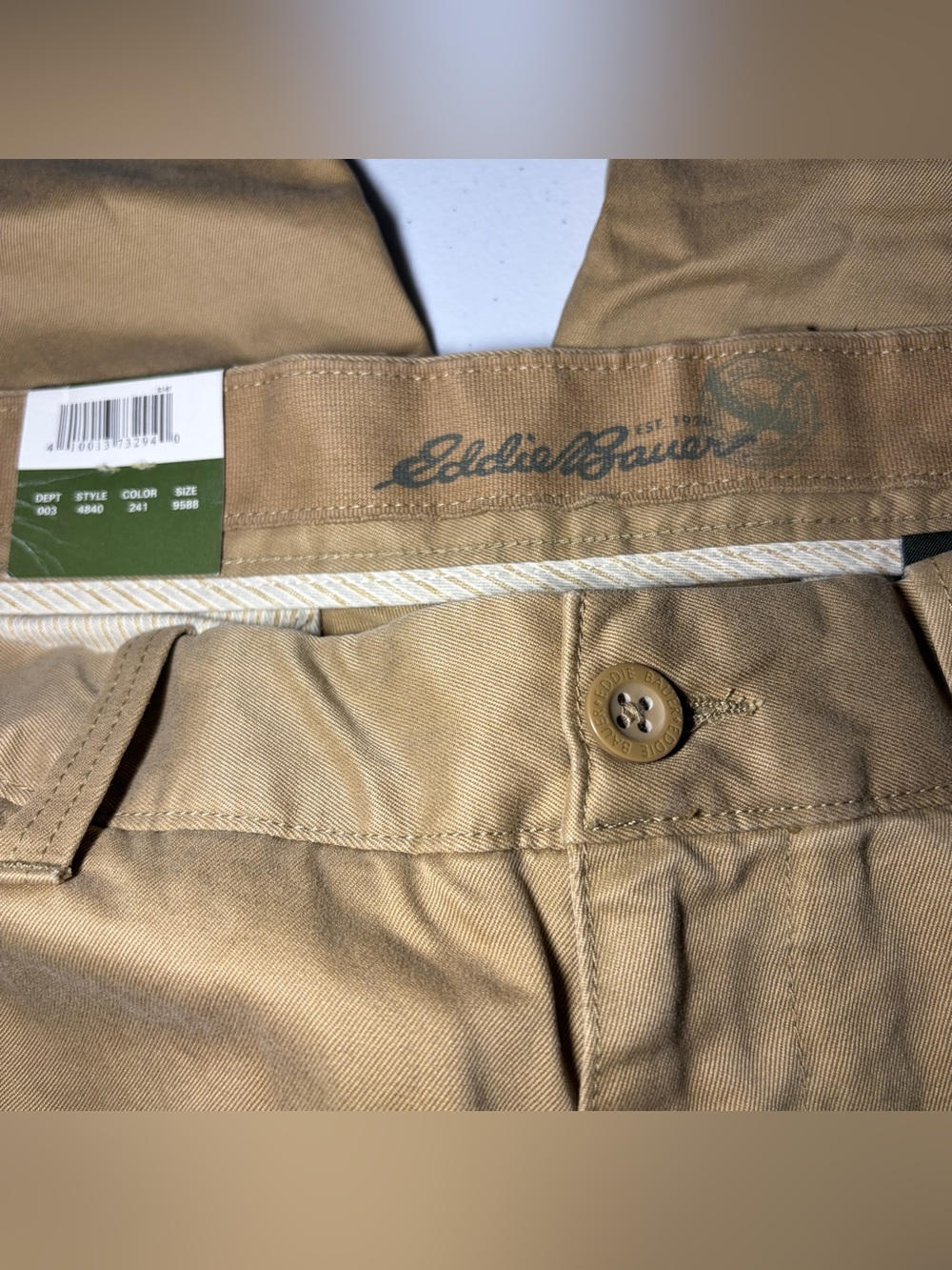 NWT Eddie Bauer Men's Beige Khakis 100% Cotton Twill Pleated Straight Leg 38x30